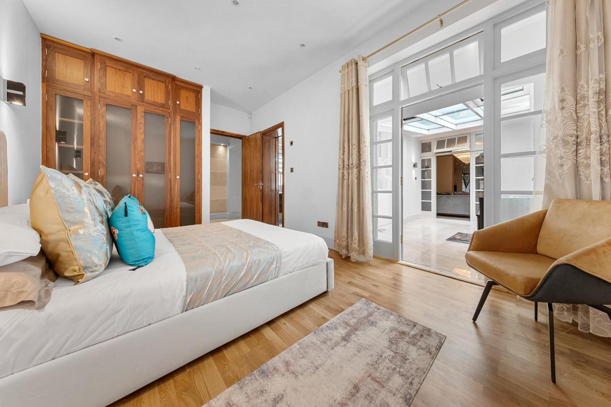 250 Sqm Mega Mansion Londen