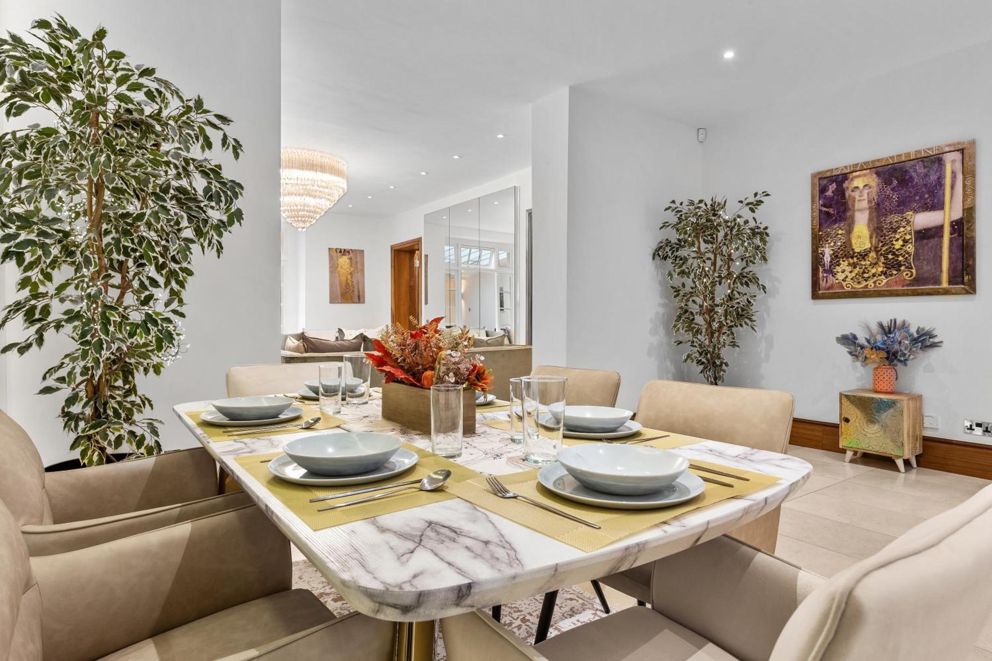 250 Sqm Mega Mansion Appartement *