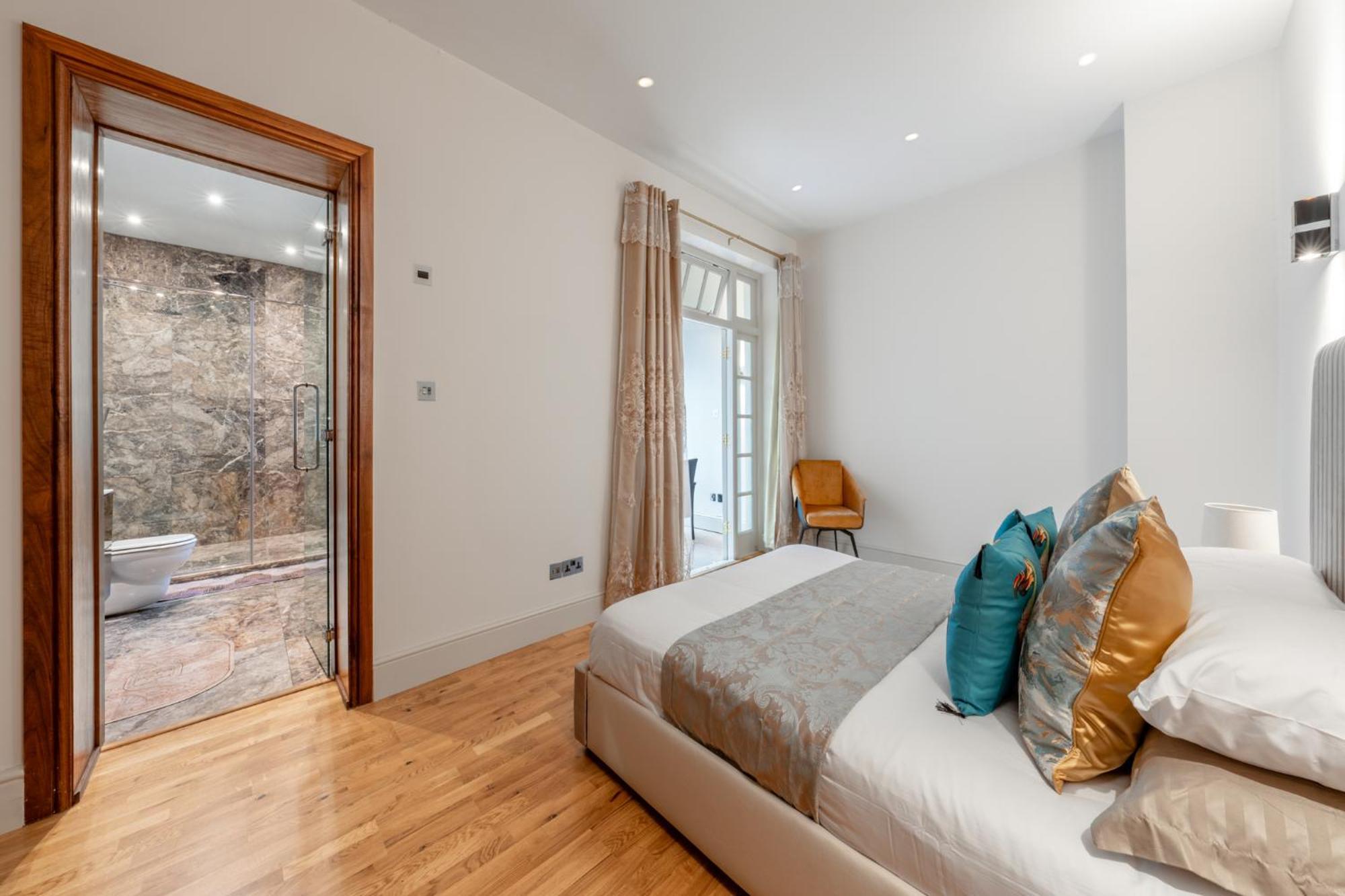 250 Sqm Mega Mansion Appartement