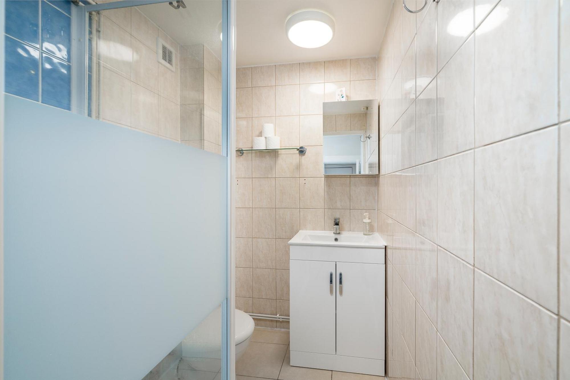 Cozy & Comfy Woodgreen Station Sleeps 6 Appartement