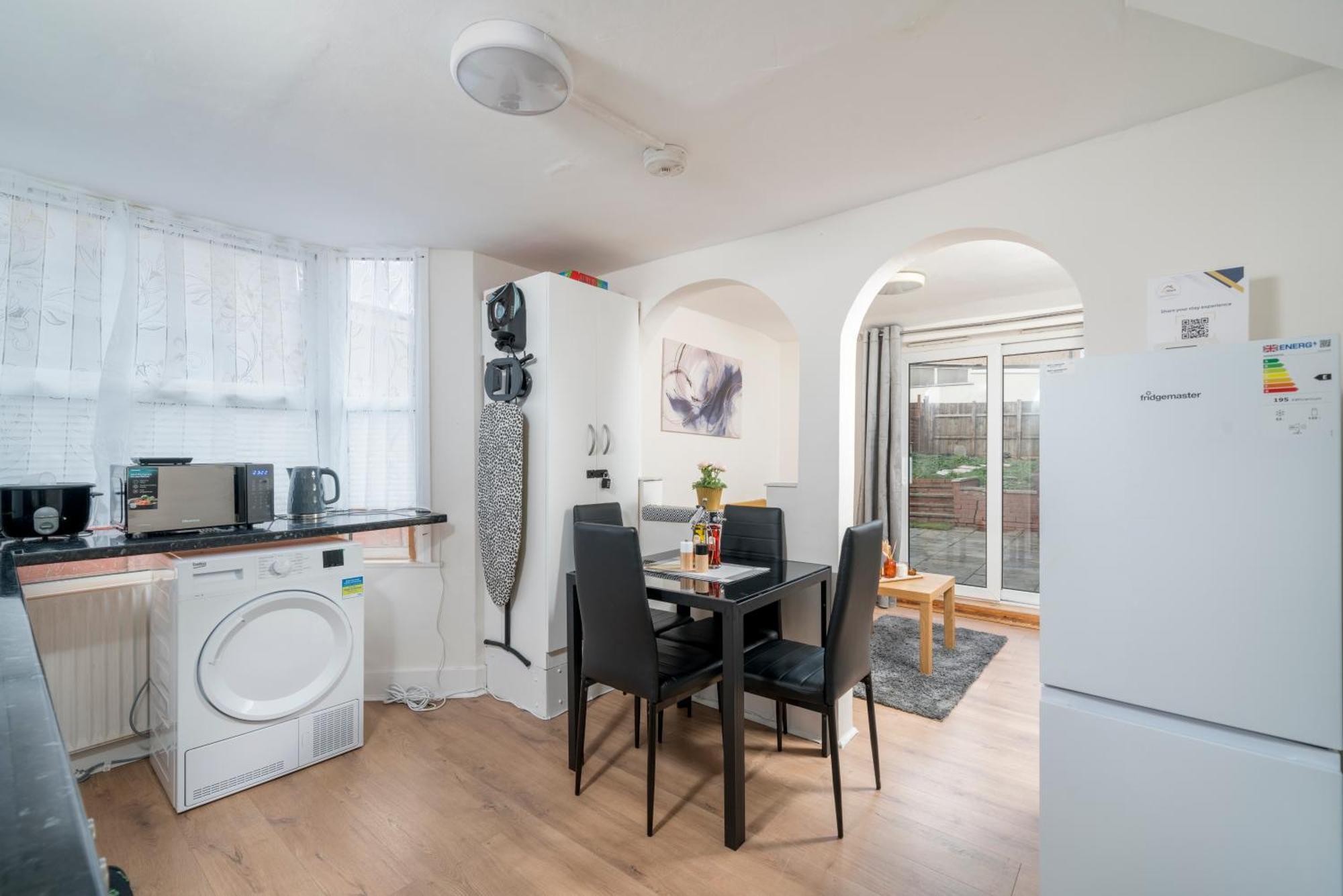 Cozy & Comfy Woodgreen Station Sleeps 6 Apartamento *
