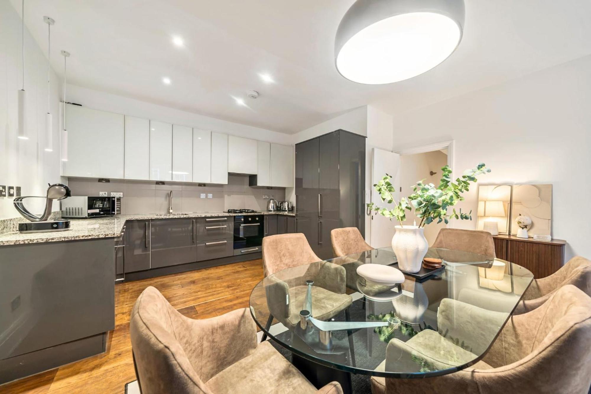 Hébergement de vacances Madestays Premium Hyde Park Townhouse *