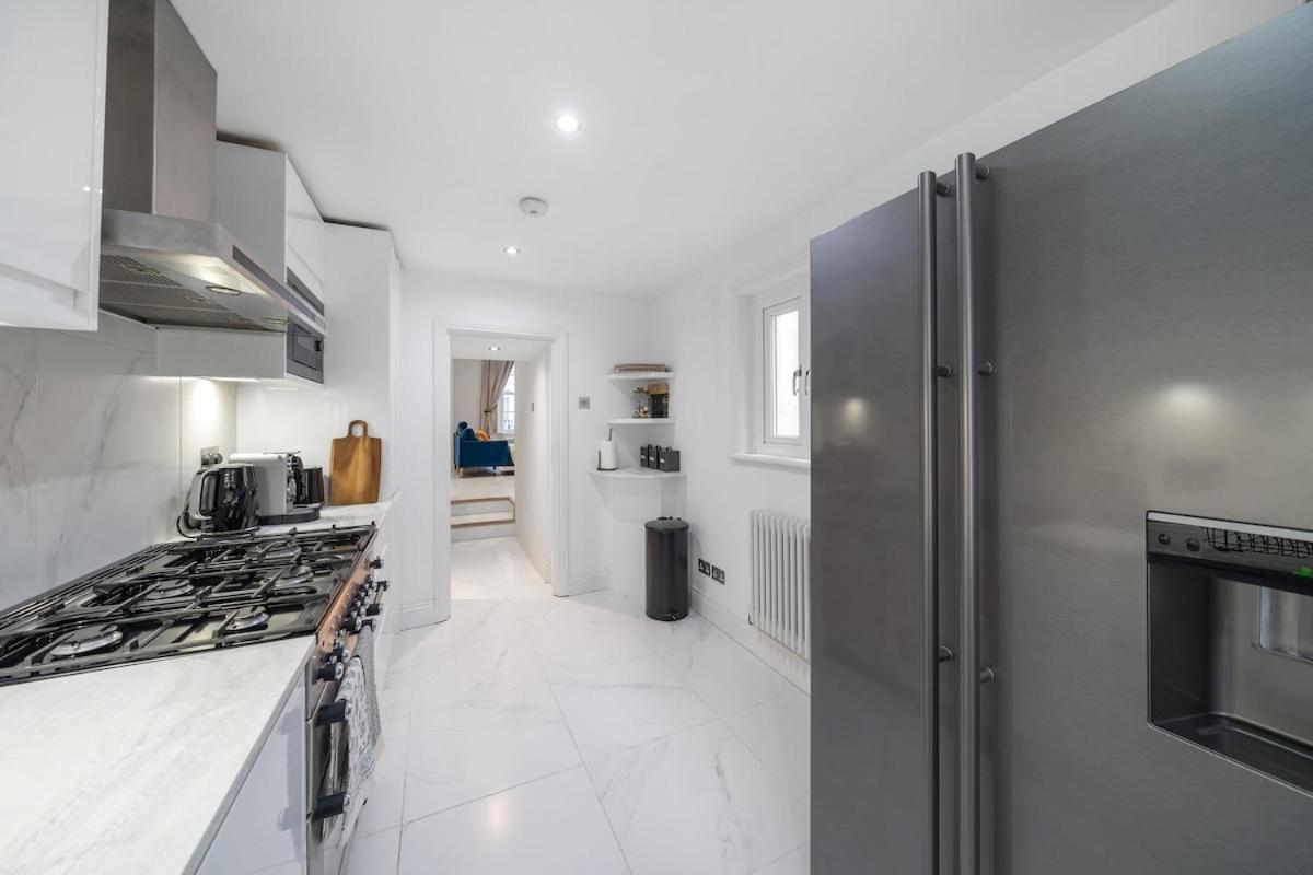 Hébergement de vacances New Stylish 3-bed Pimlico House Near Big Ben Londres