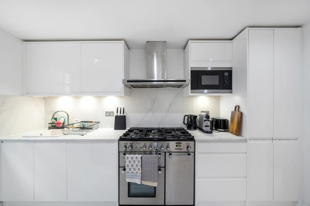 New Stylish 3-bed Pimlico House Near Big Ben Hébergement de vacances *