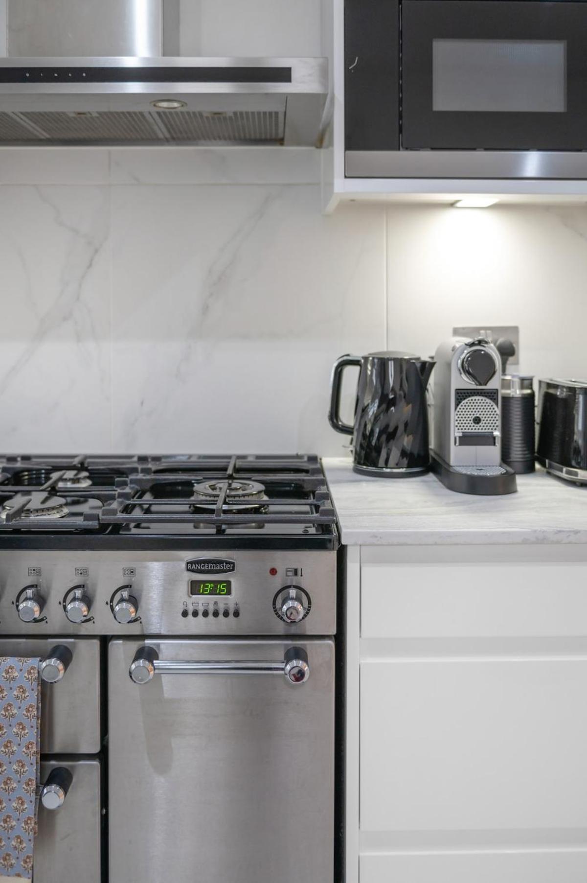 New Stylish 3-bed Pimlico House Near Big Ben *
