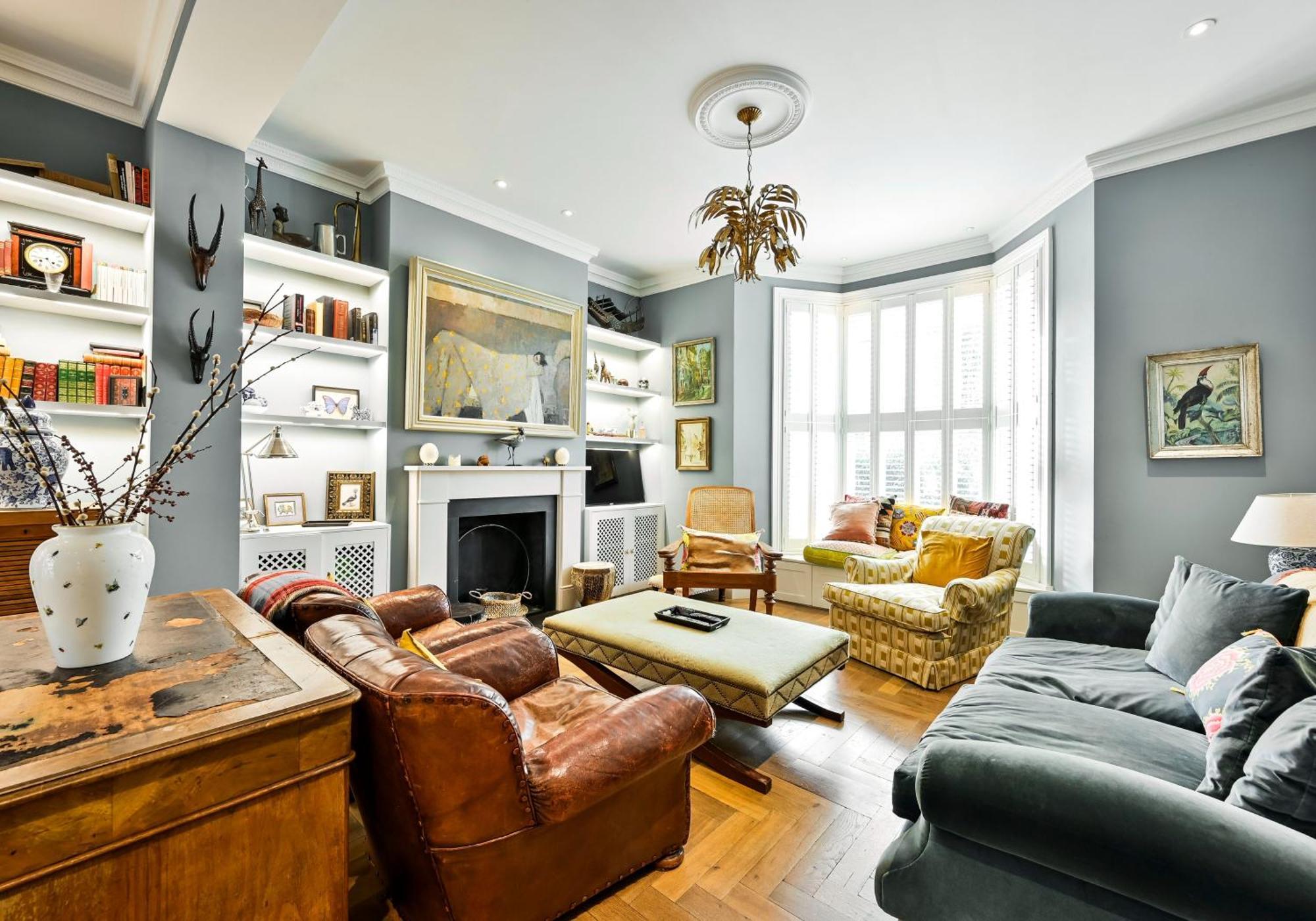 Contemporary In Shepherds Bush * Londres