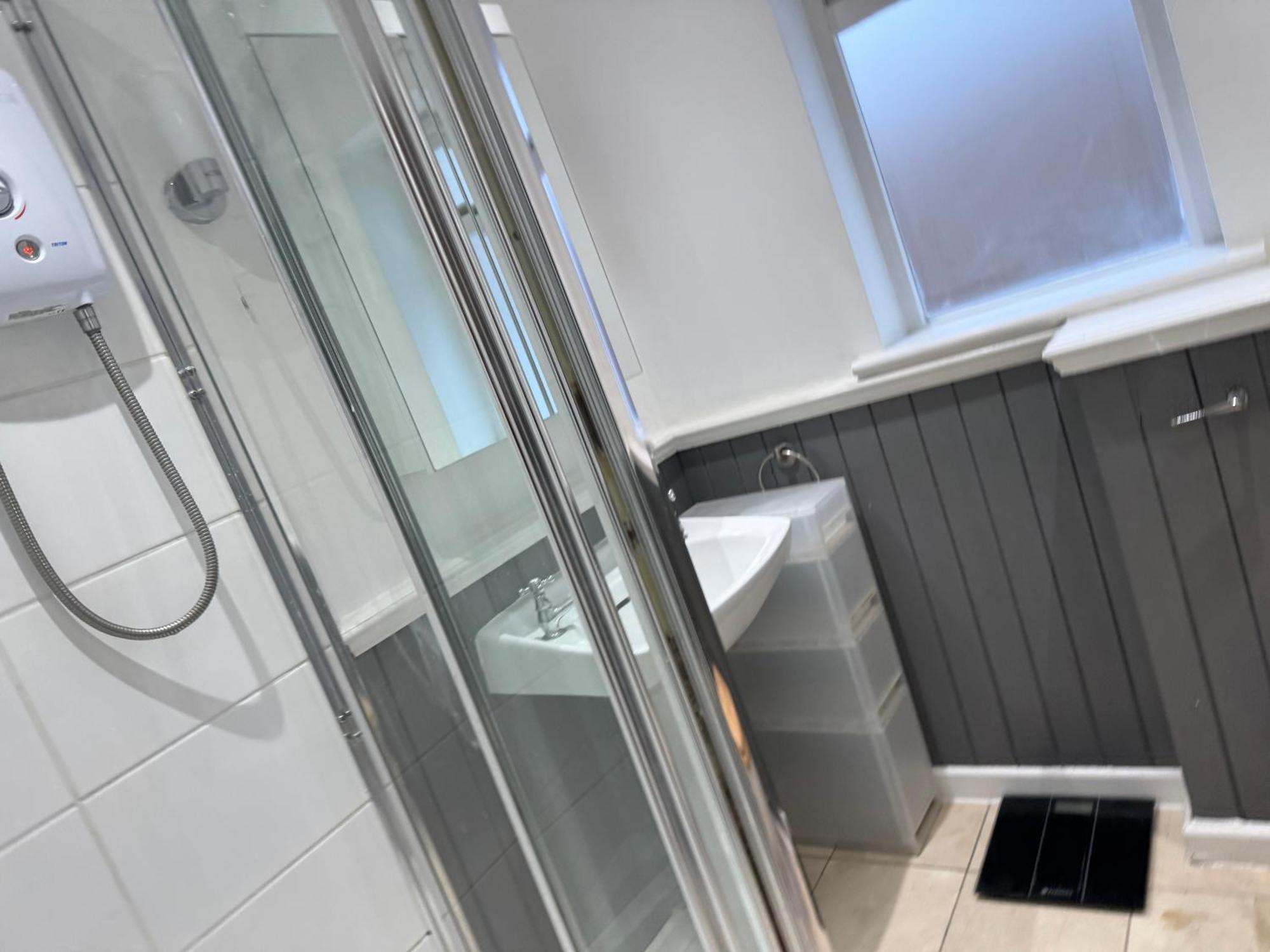Inviting 4bd With Roof Terrace Nine Elms * Londres