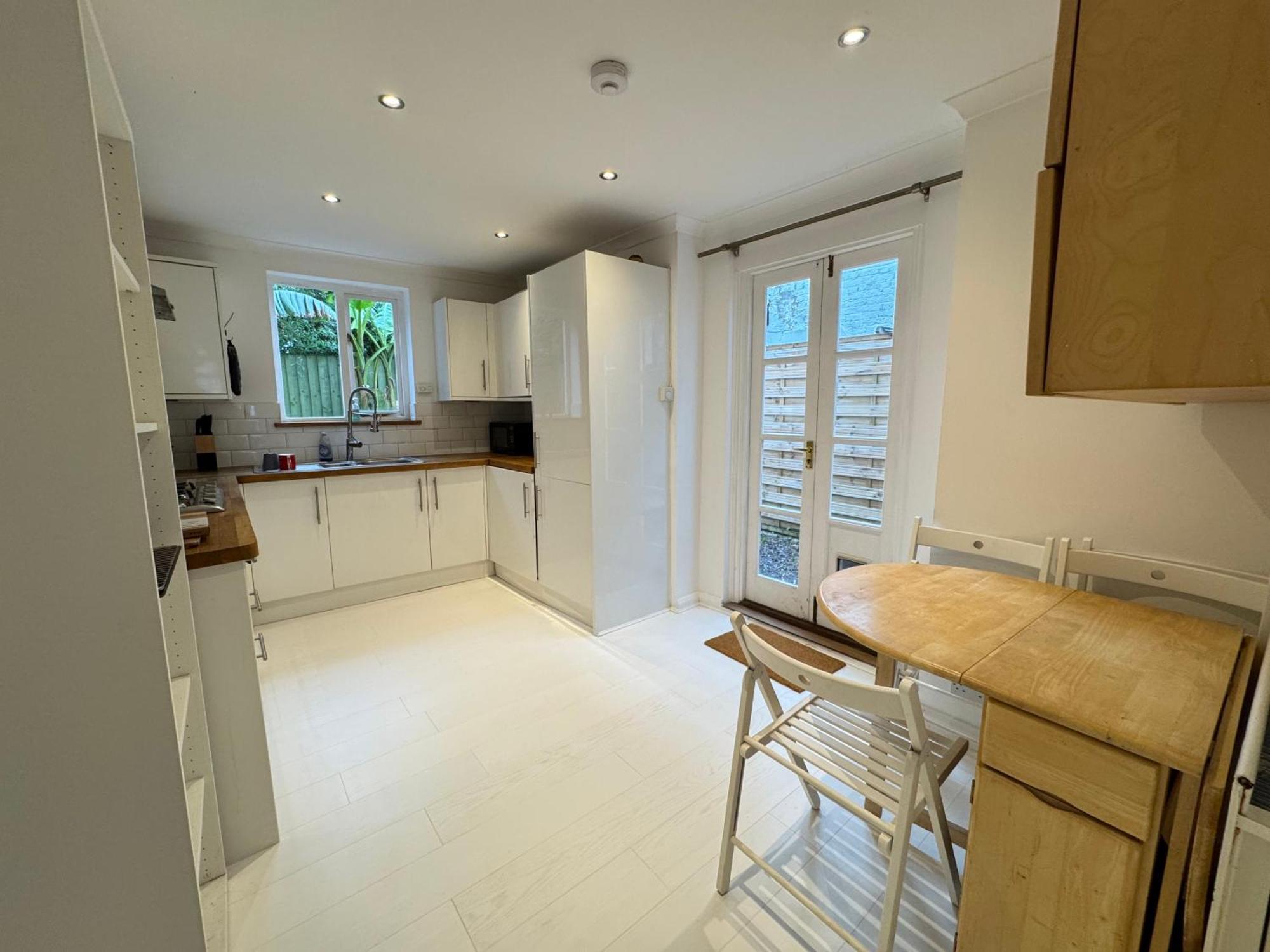 Inviting 4bd With Roof Terrace Nine Elms * Londres