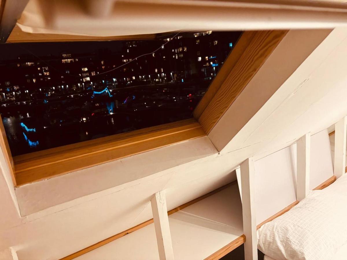 2 Bed Overlooking The Marina, Tower Bridge! Hébergement de vacances