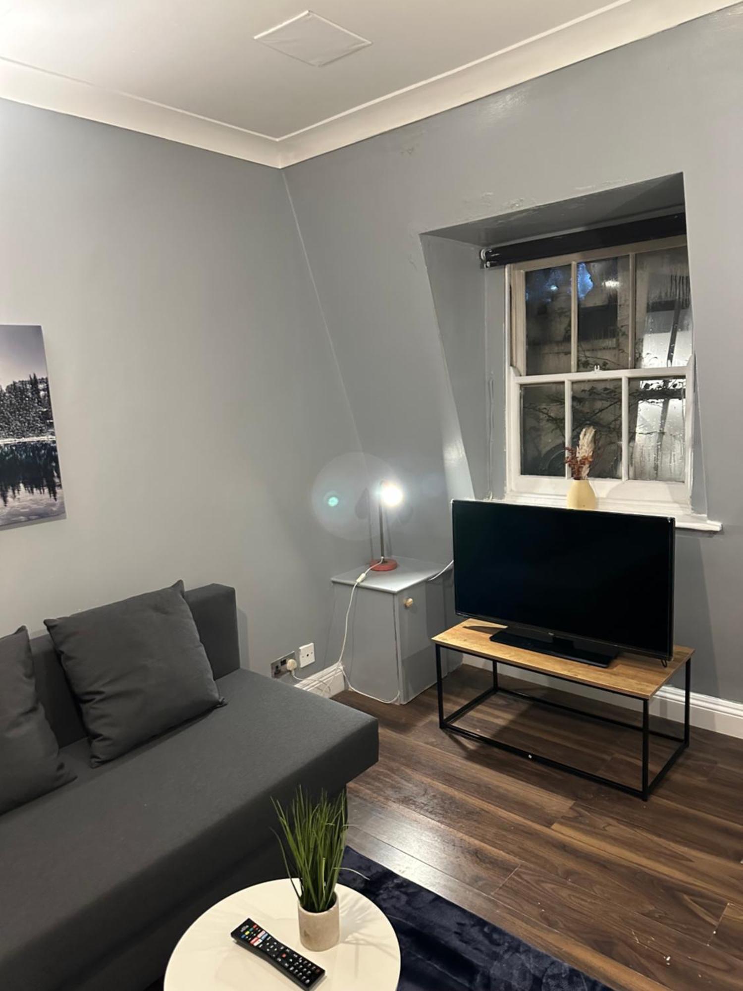 Charming 1 Bedroom Flat With Living In Kings Cross, St Pancras No Lift Londres