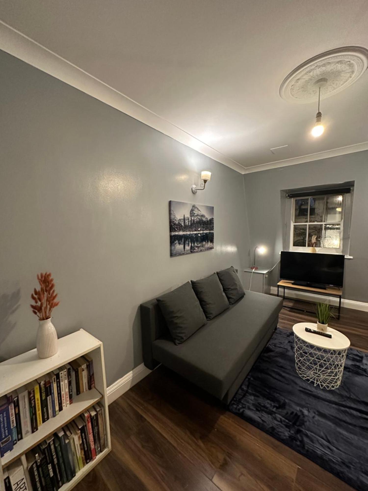 Charming 1 Bedroom Flat With Living In Kings Cross, St Pancras No Lift Appartement Londres