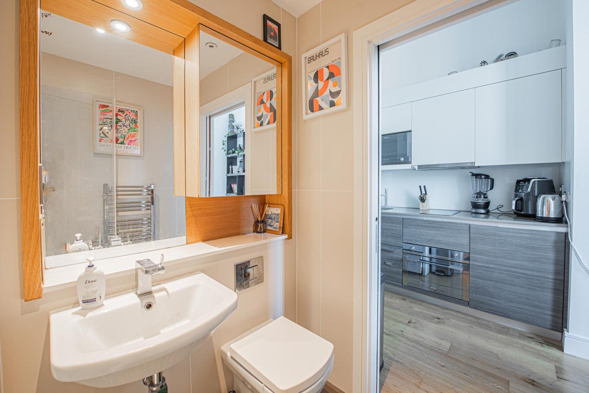 Apartamento Bright Modern 5 Mins To Station, Sleeps 3 *