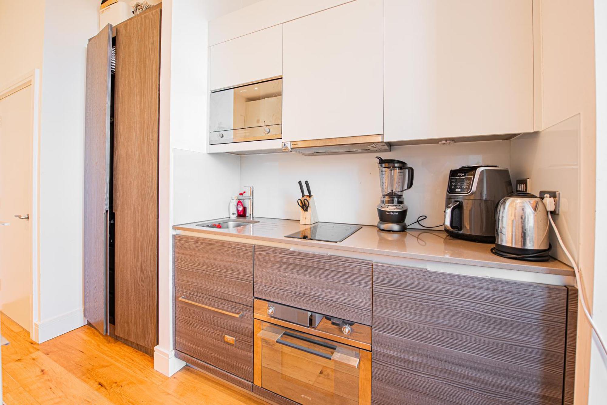 Appartement Bright Modern 5 Mins To Station, Sleeps 3 Londres