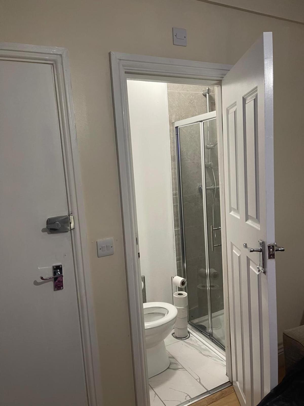 Séjour chez l'habitant Airport, Excel & 02 Arena Proximity House