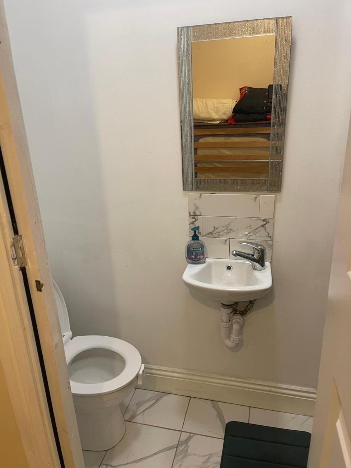 Séjour chez l'habitant Airport, Excel & 02 Arena Proximity House