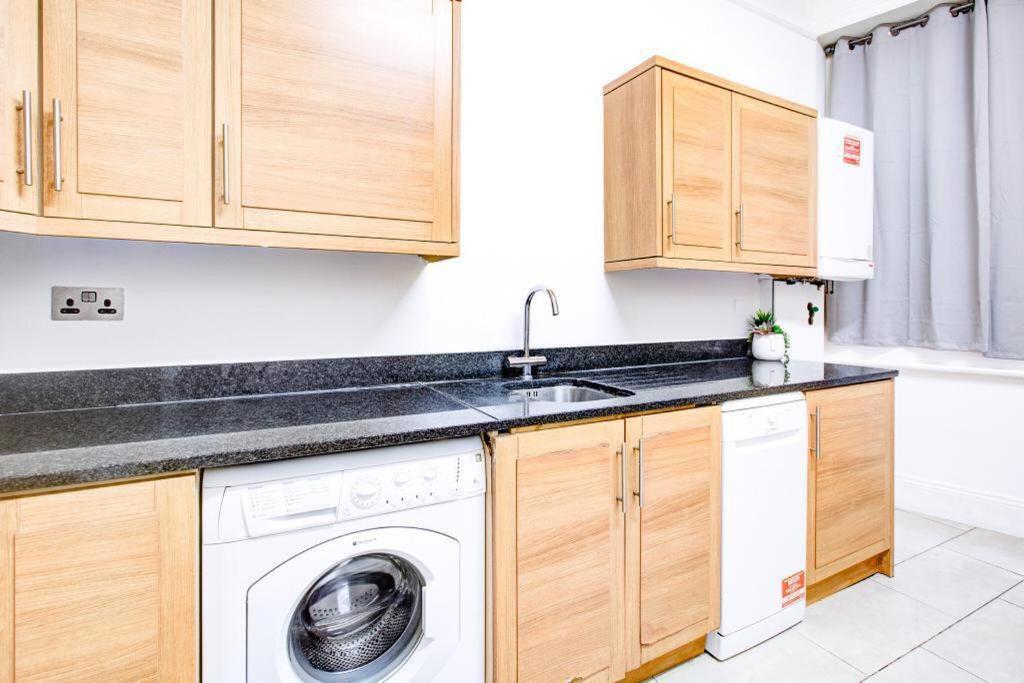 Beautiful Family Near Oxford Street Villa *