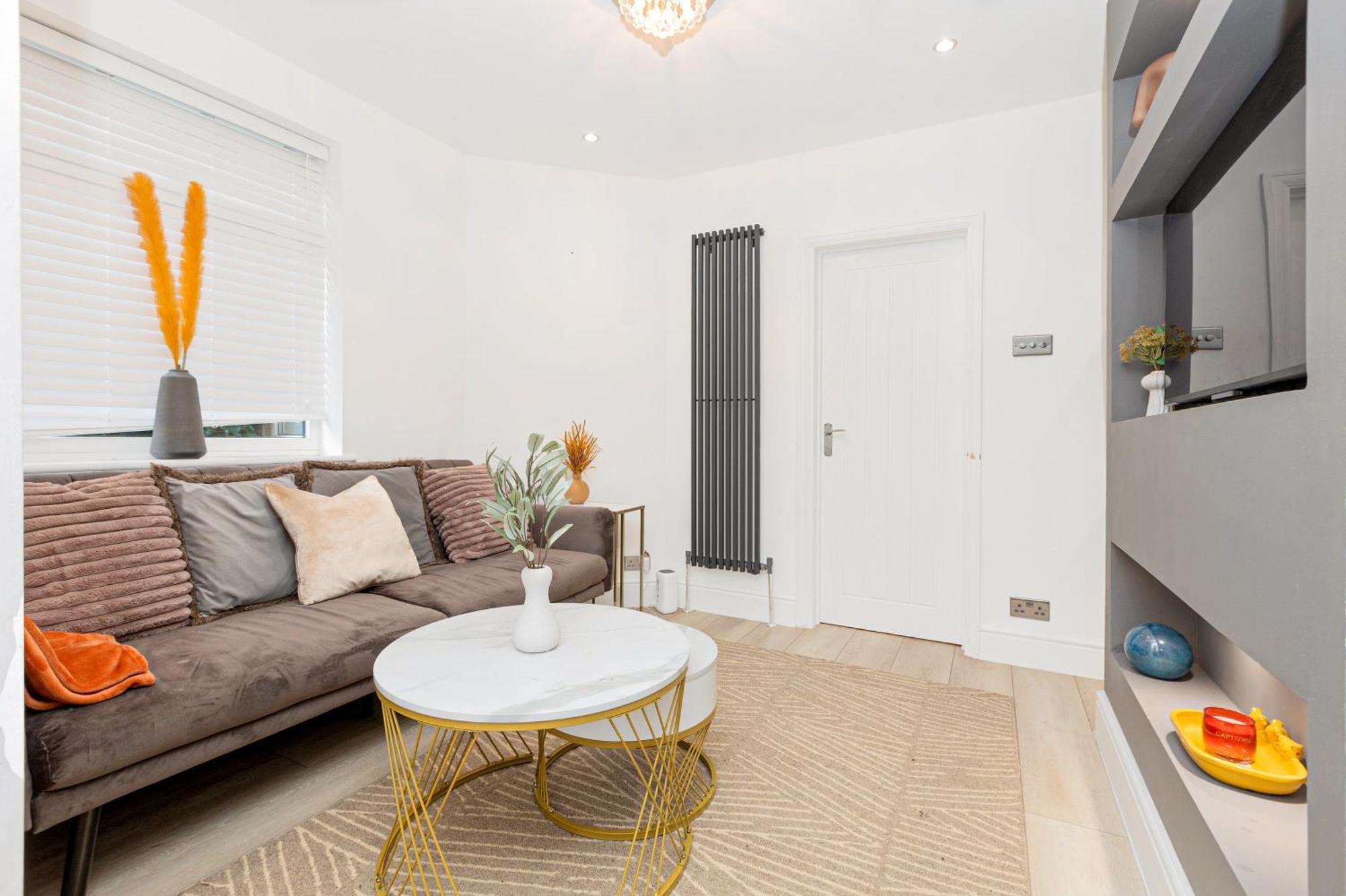 Classy 2br Btw Wimbledon & Streatham, 10 Min Tube * Londres