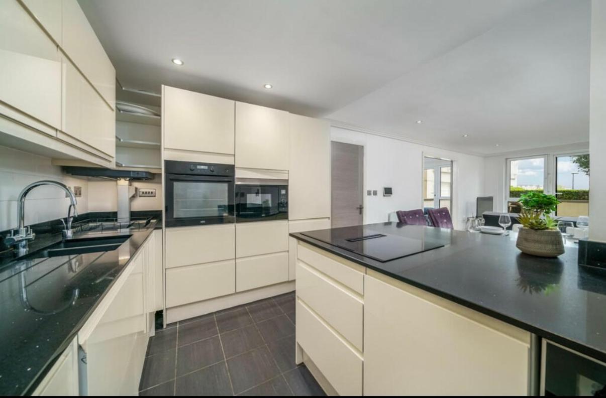 Appartement Luxurious Spacious 2 Bed W Terrace