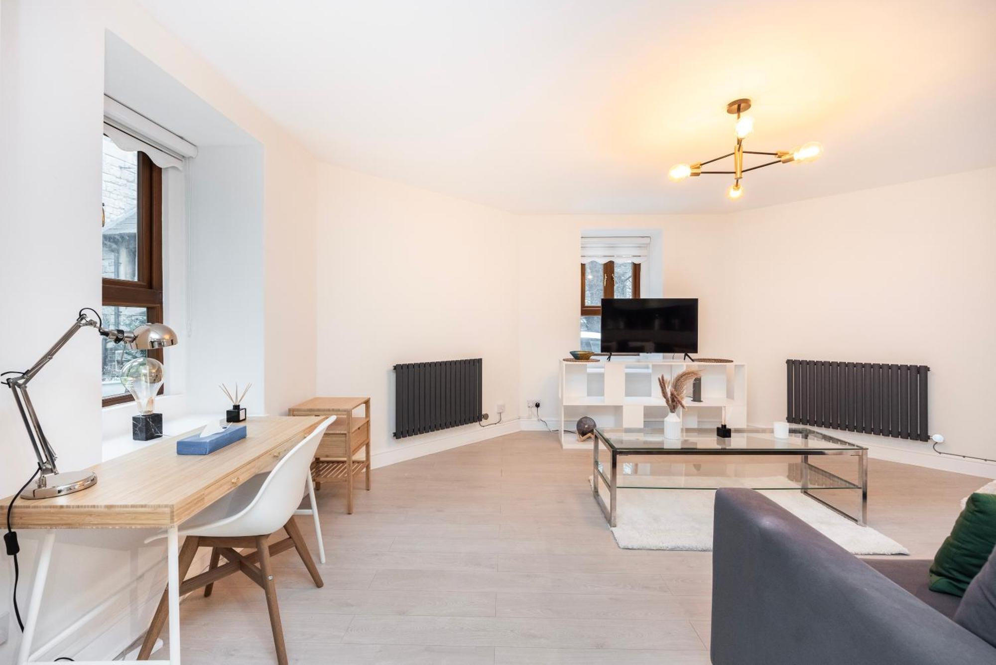 Modern 1 Bedroom North Appartement *