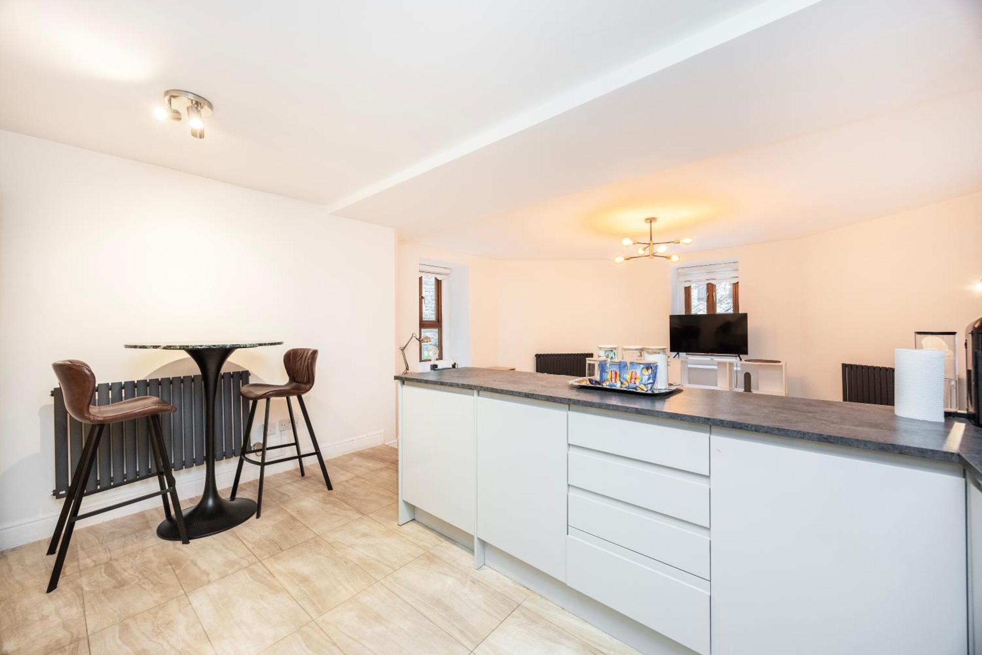 Modern 1 Bedroom North *