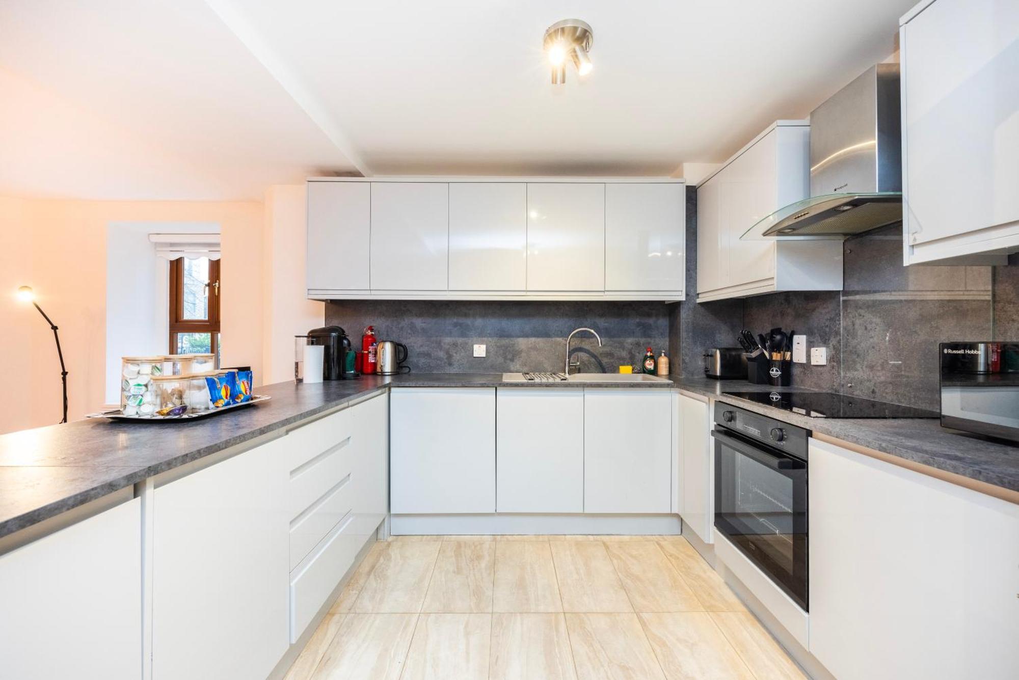 Modern 1 Bedroom North Appartement