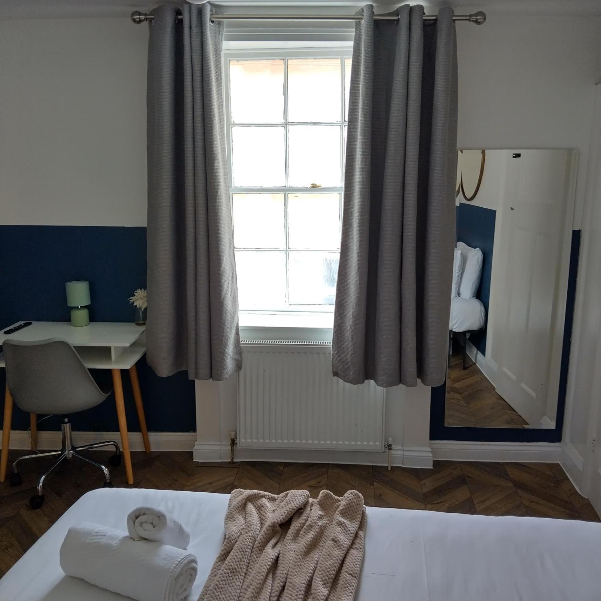 Spacious 5-bedroom, 4-bathroom In Central Zone 1 Apartamento