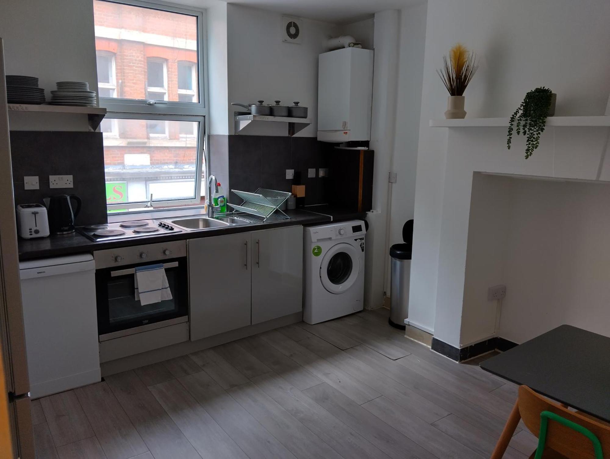 Apartment Spacious 5-bedroom, 4-bathroom In Central Zone 1 London