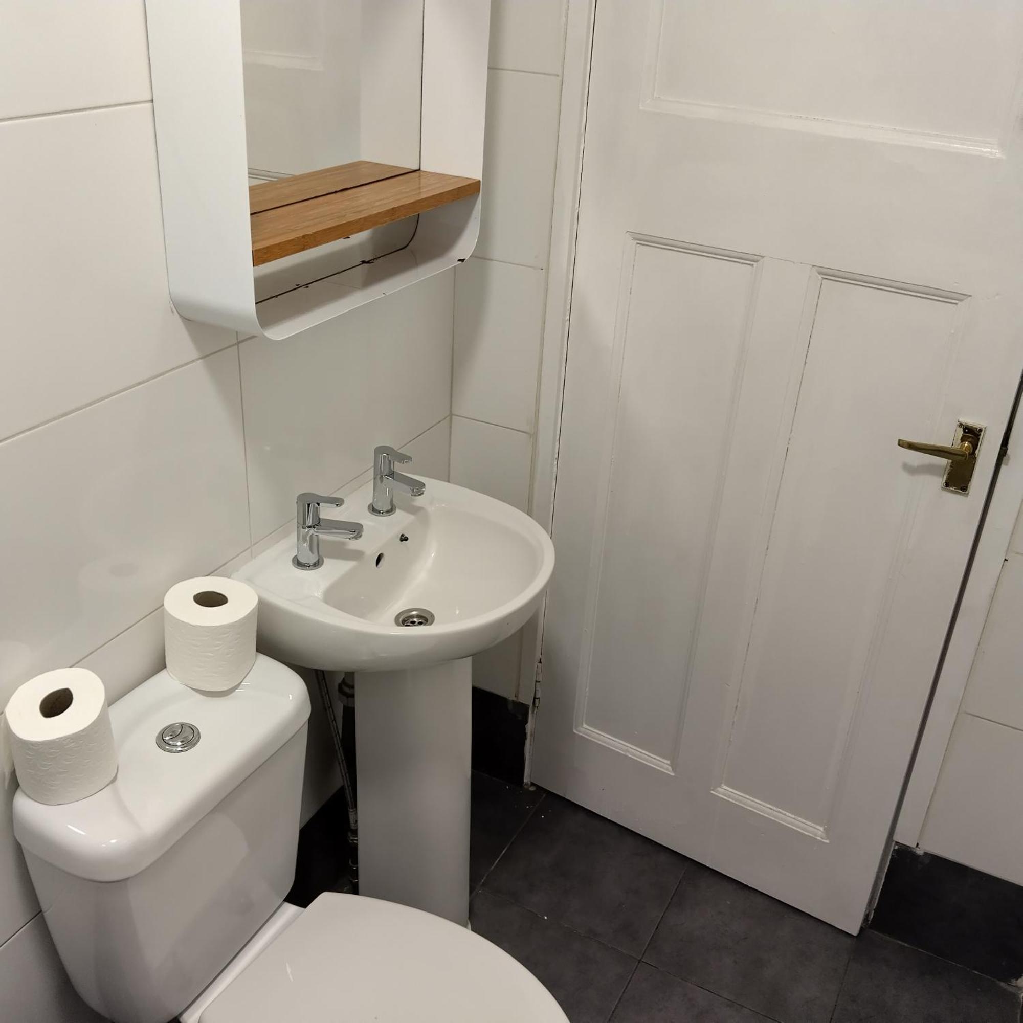 Spacious 5-bedroom, 4-bathroom In Central Zone 1 Apartamento *