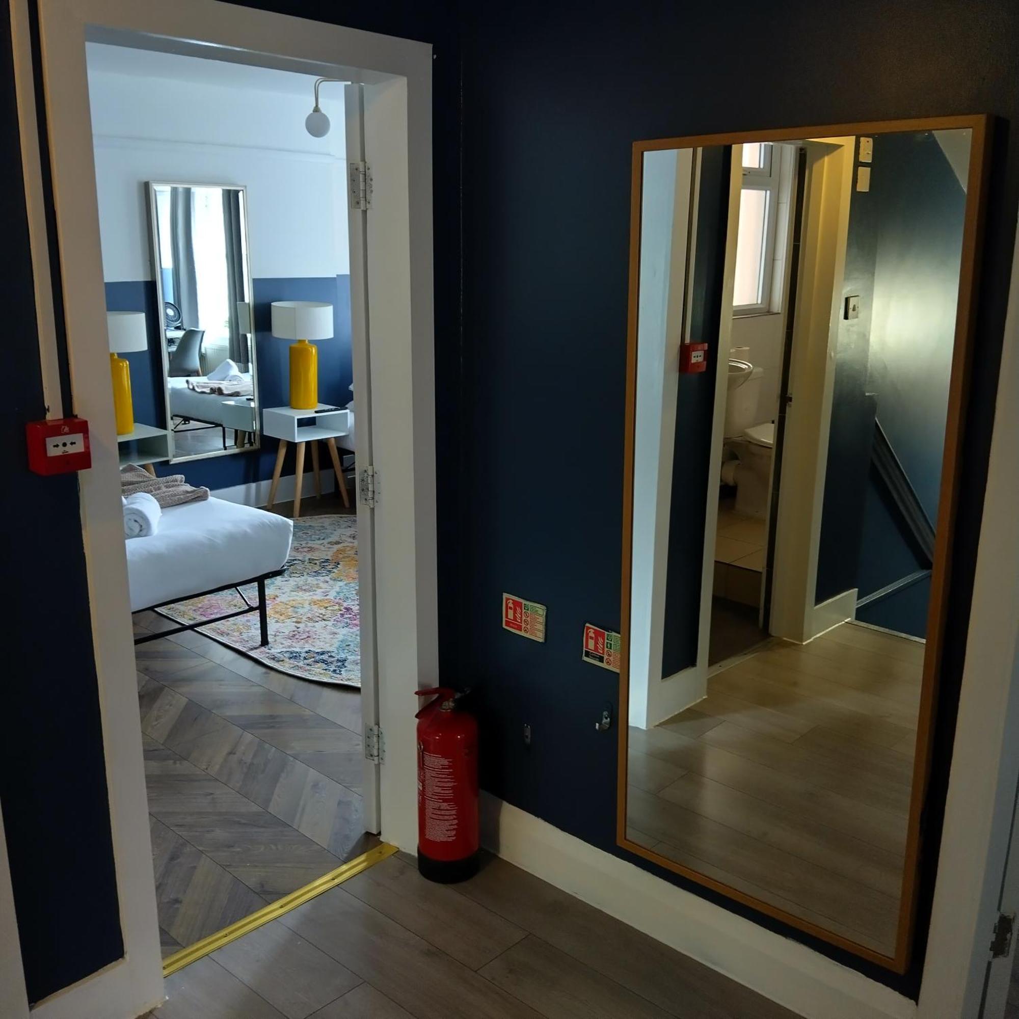 Spacious 5-bedroom, 4-bathroom In Central Zone 1 Apartamento