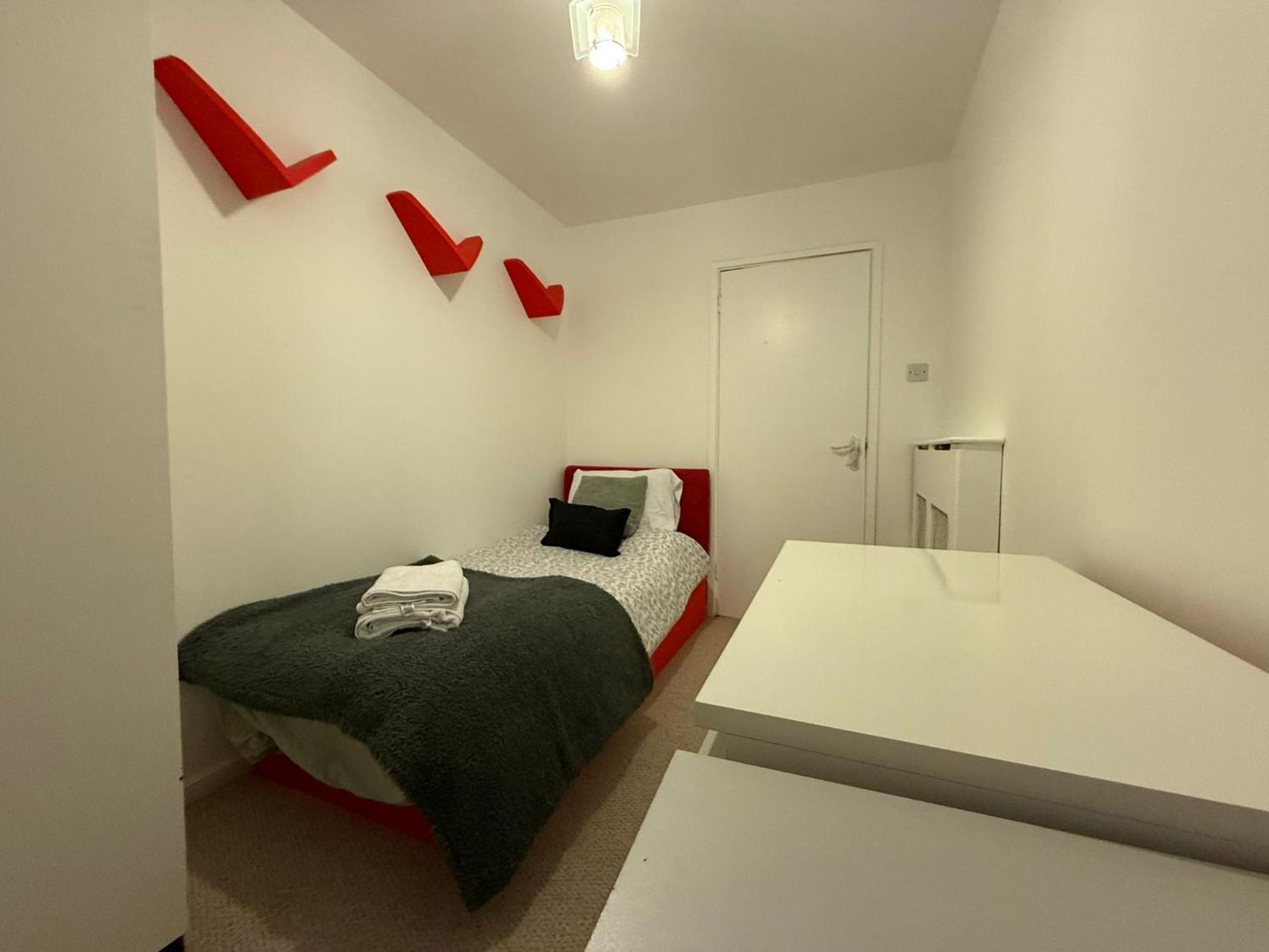 Appartement 3bed Only 3 Stops To Centre *