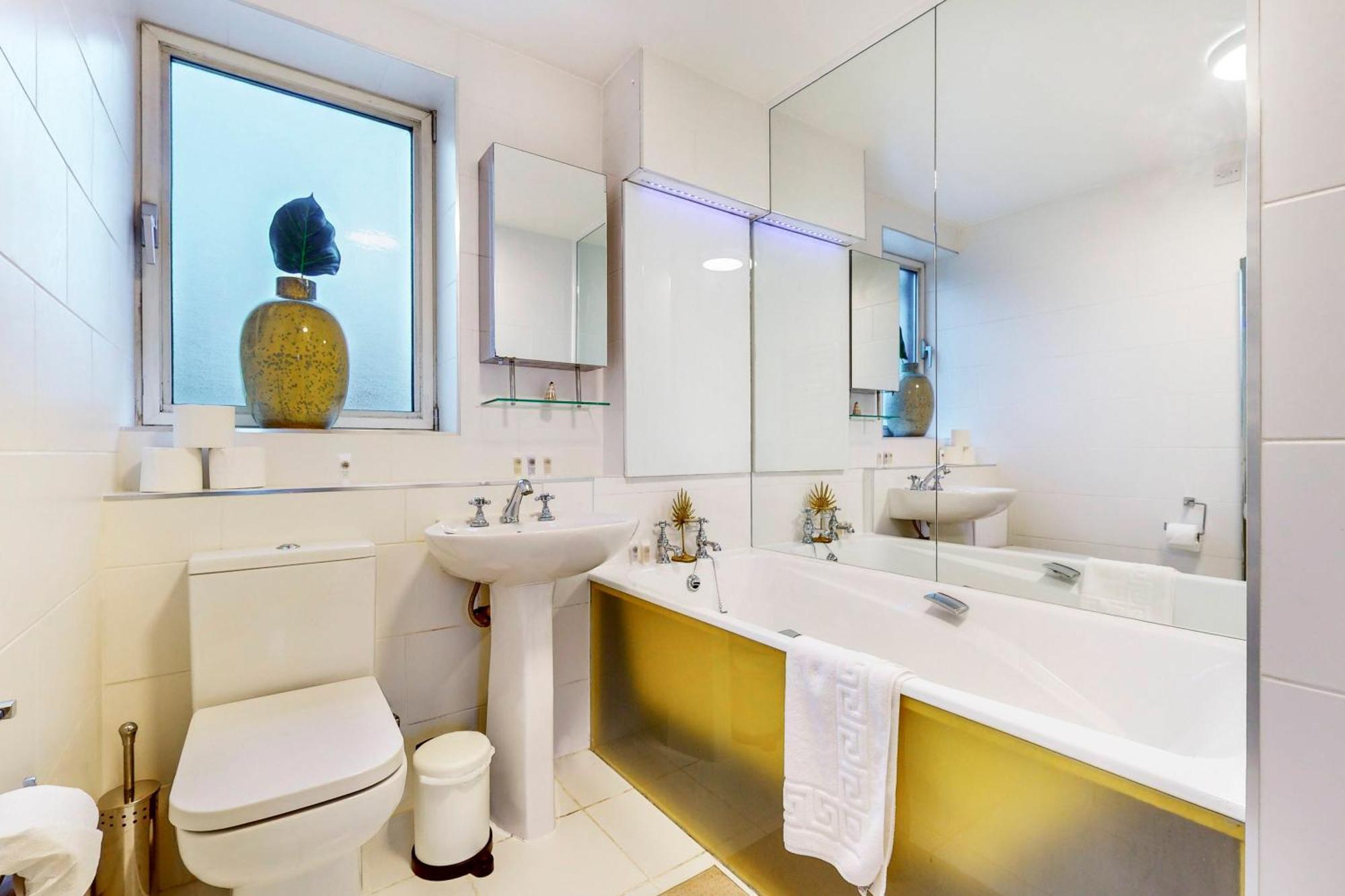 1bed Flat With Parking And Balcony With View Of The Wharf Appartement
