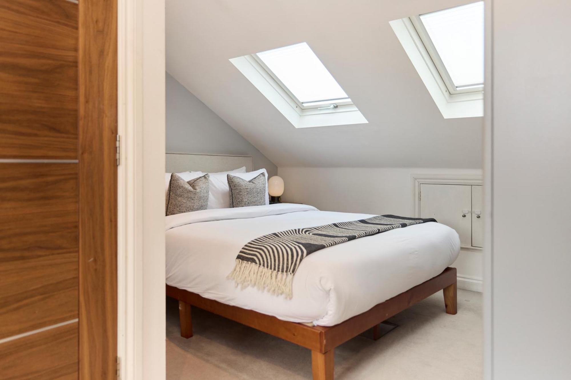 The Kensal Place - Modish 2bdr Flat With Study Londres