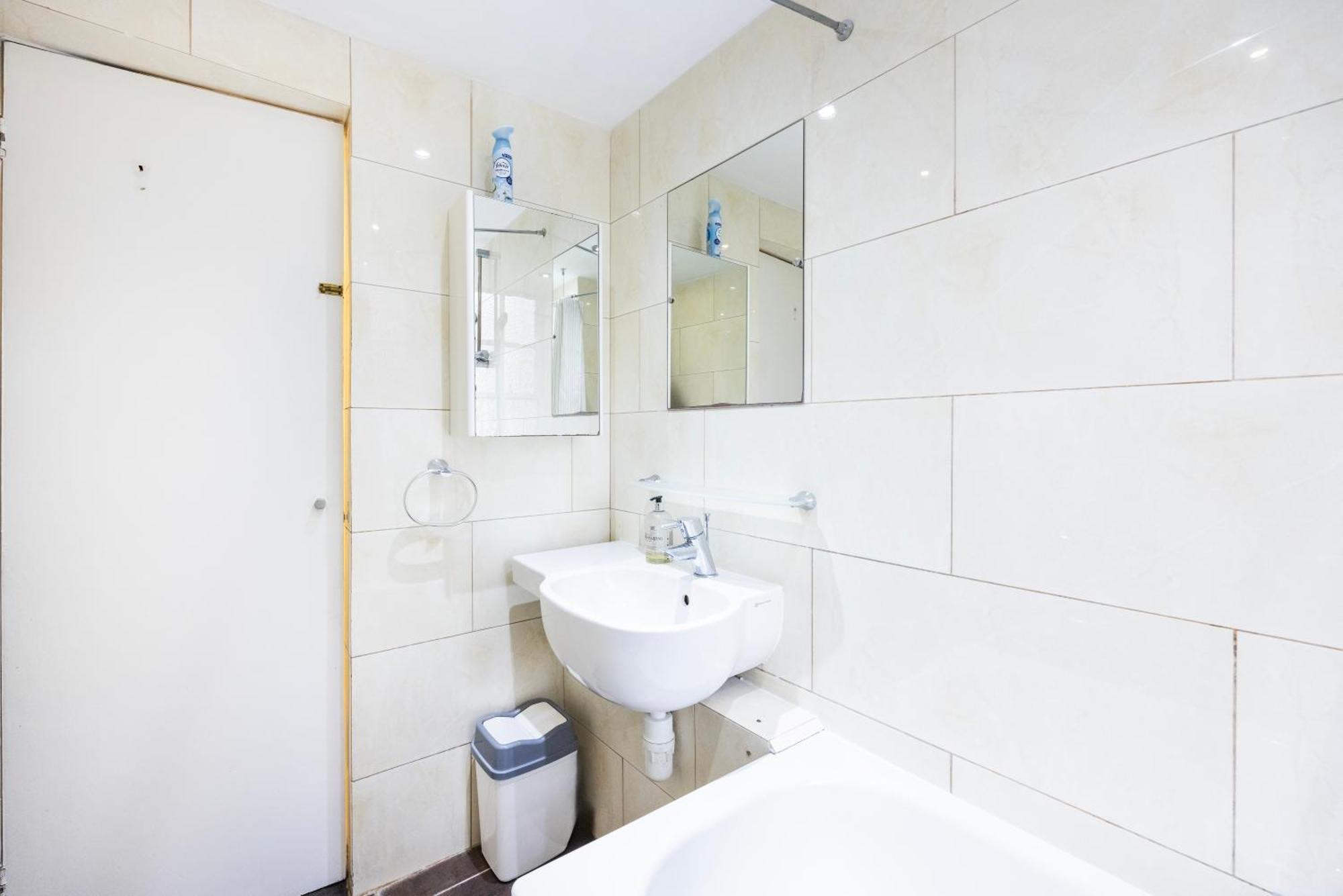 Paddington Marble Arch 4 * London