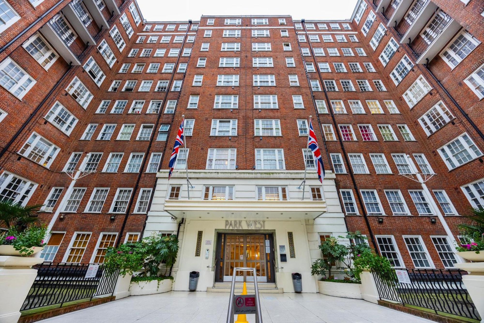Paddington Marble Arch 4 *