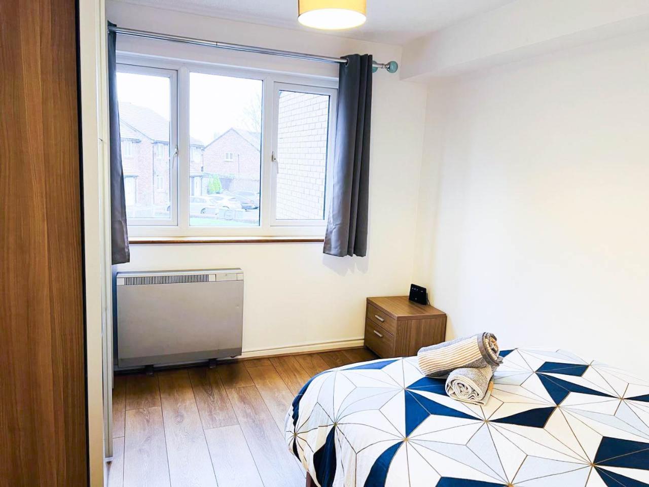Apartamento Lovely 2 Bedroom Flat With Free Parking, Great Transport Links To London, The Excel Centre, Canary Wharf And The O2! *
