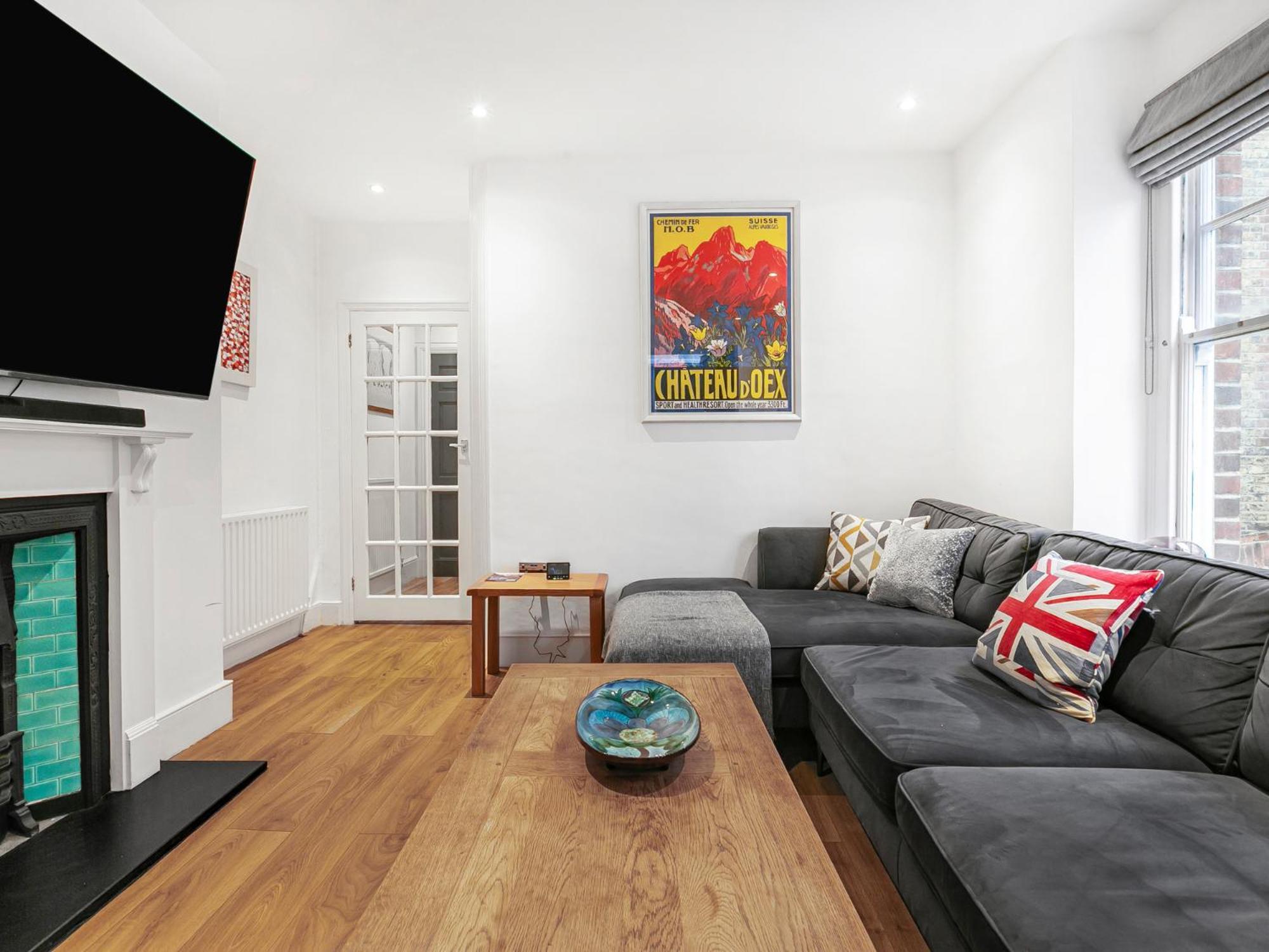 Pass The Keys Modern Victorian In Apartamento