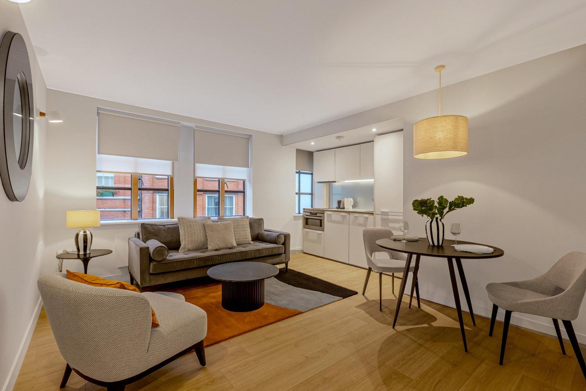 Apartahotel Servised On Artillery Lane 4*