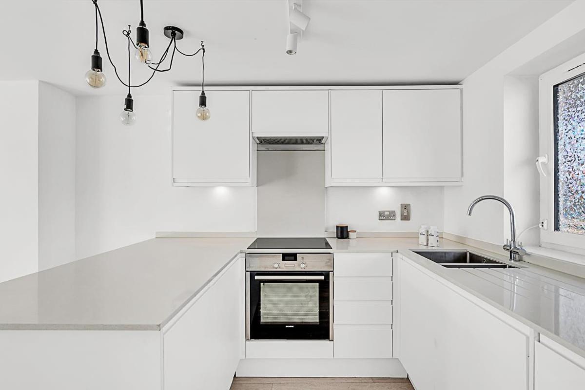 Relay Radiant Chelsea Flat With View Londres