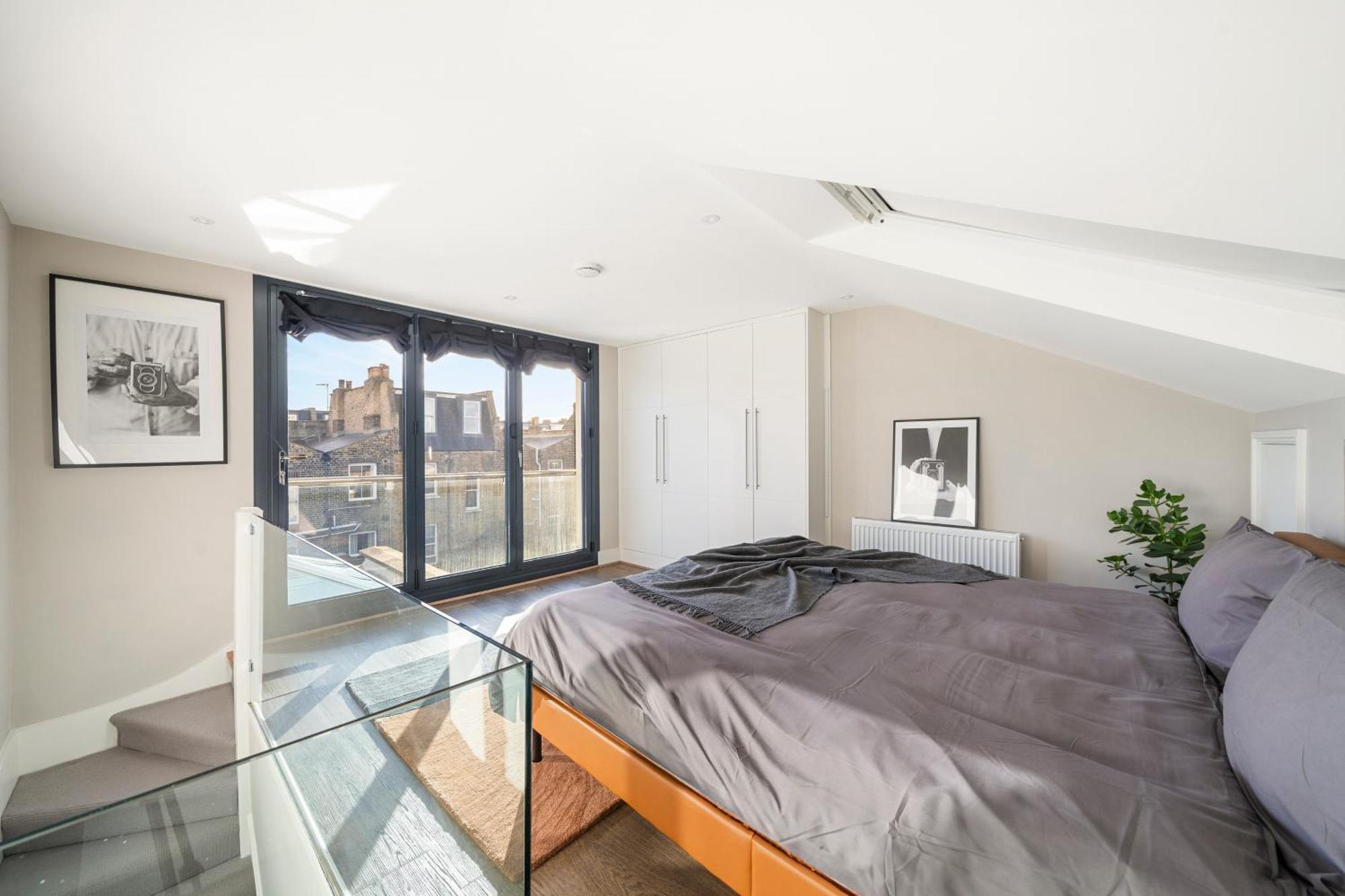 Central 4 Bedroom House With Garden In Battersea Close To Chelsea Ferienhaus London