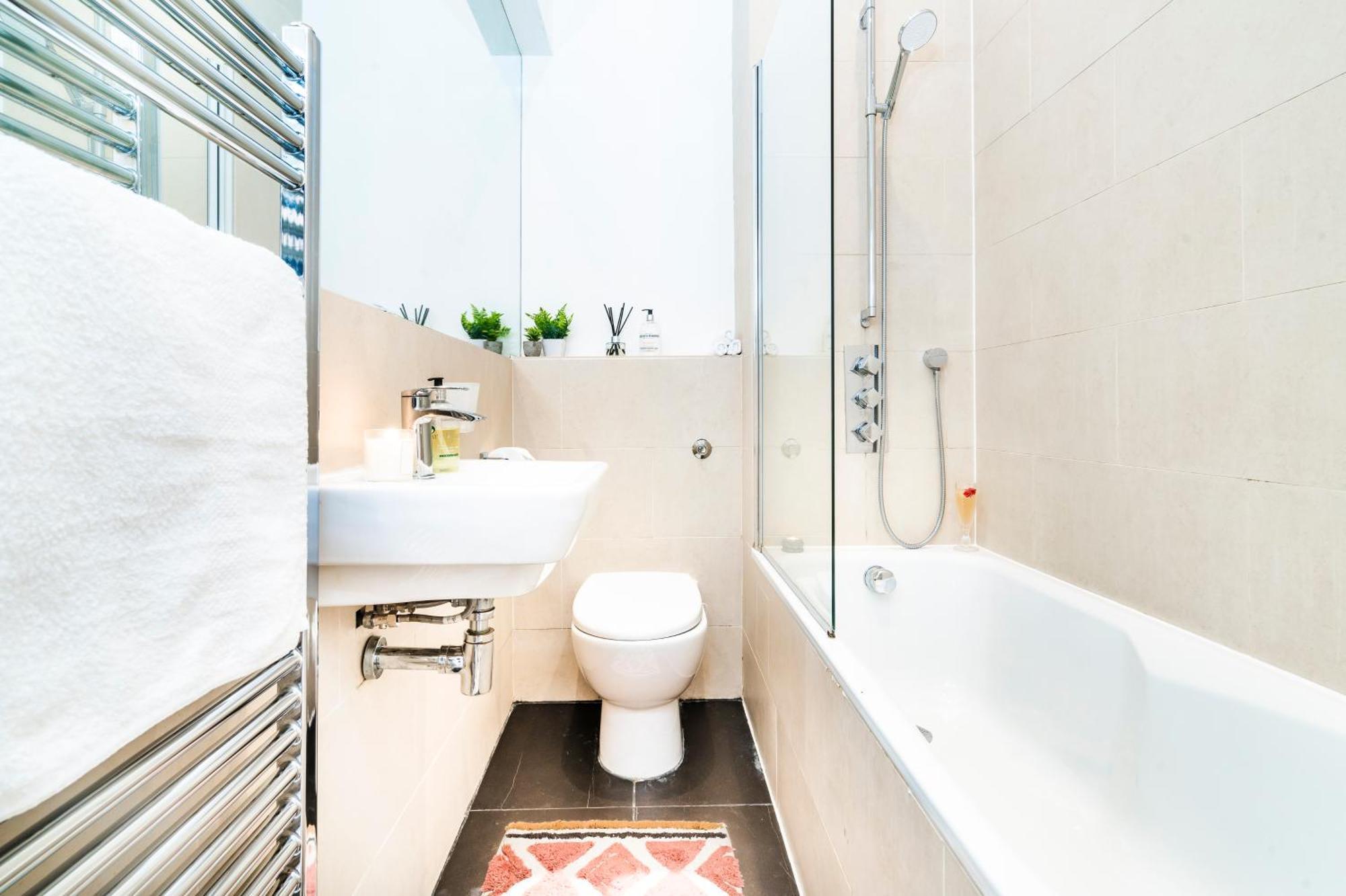 Charming Tooting Hideaway Garden, Resident Parking, Near Tooting Hospital Appartement *