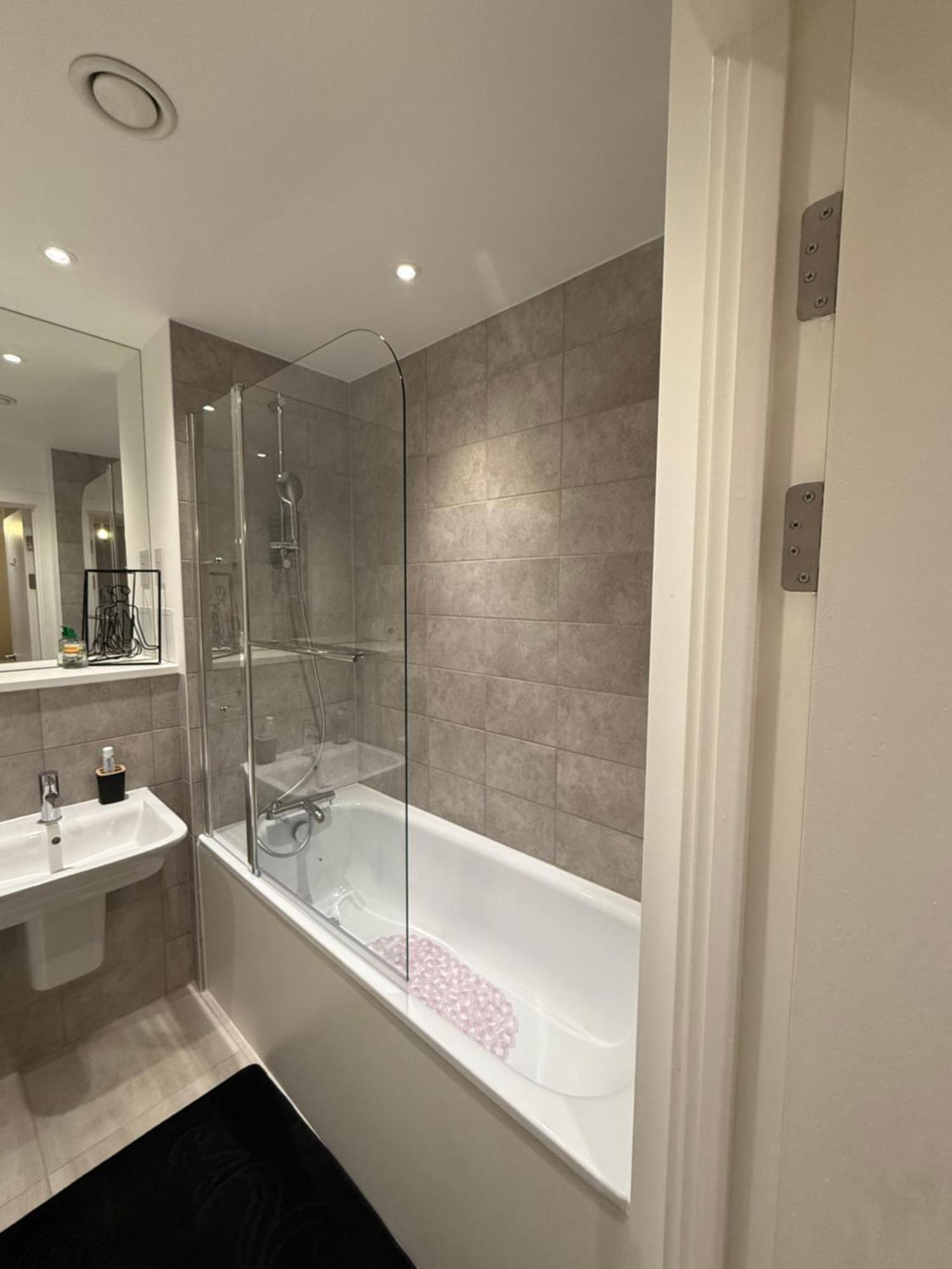 Wealth Luxury 2 Bedroom Double En-suite Apartment London