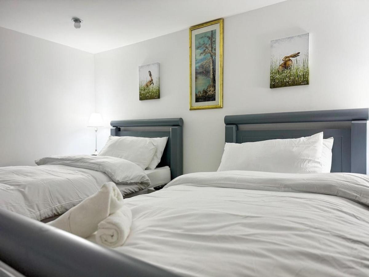 North Spacious 7- Bedroom House Appartement