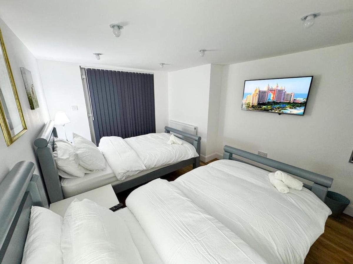 North Spacious 7- Bedroom House Appartement