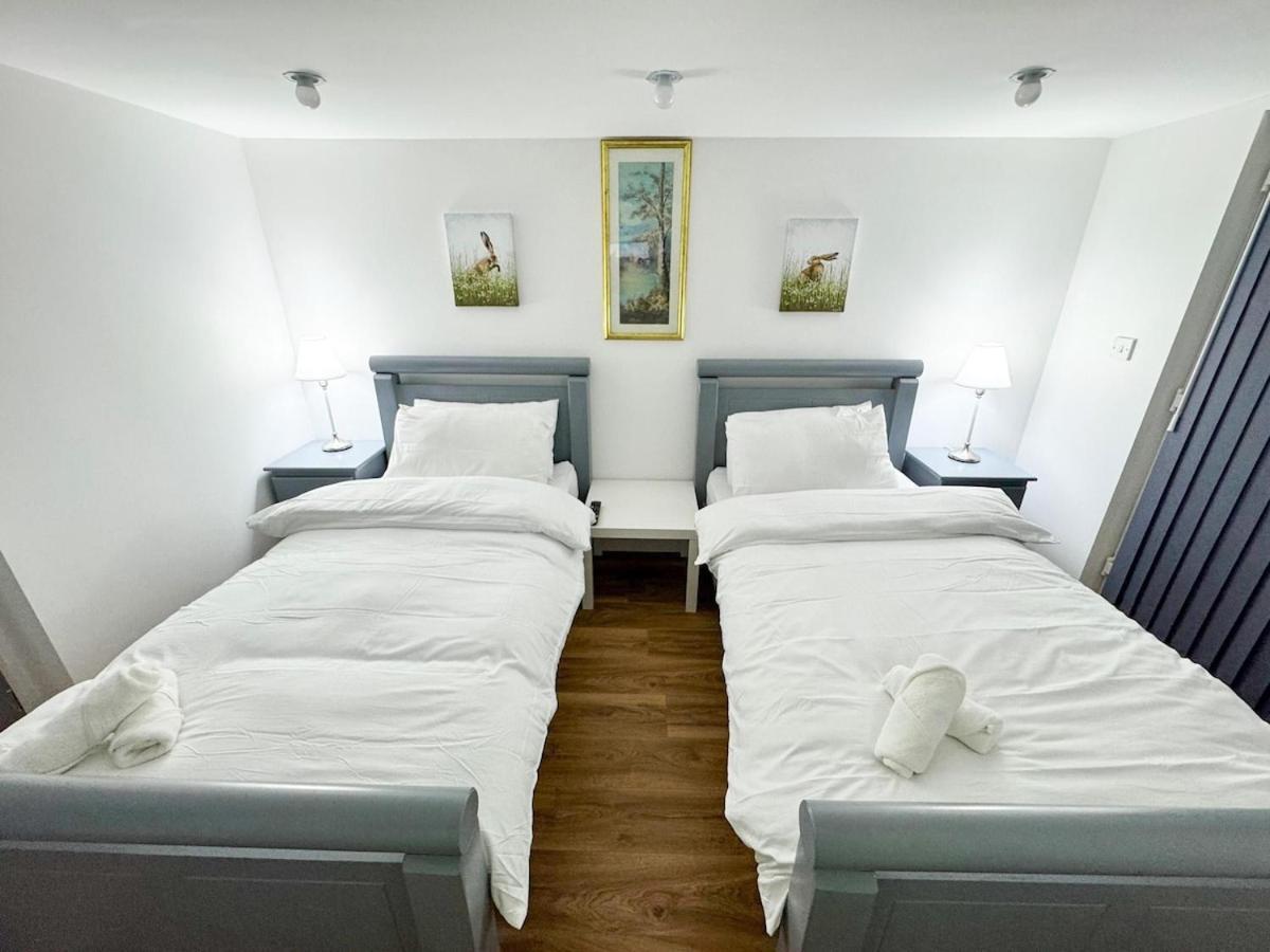 North Spacious 7- Bedroom House Appartement *