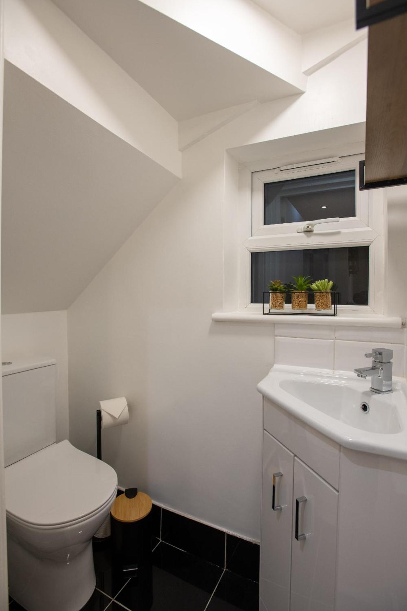 Luxury Ground Floor 2 Bedroom Appartement *