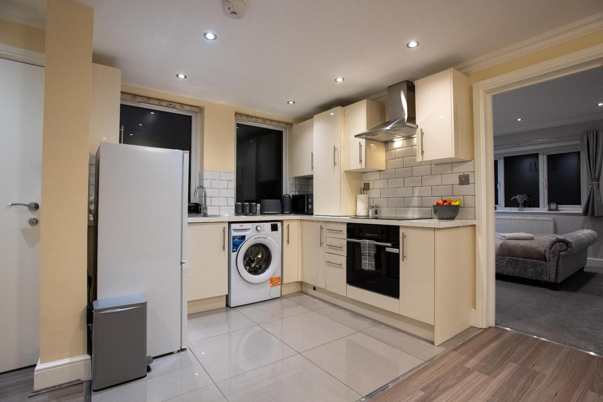 Luxury Ground Floor 2 Bedroom Appartement *