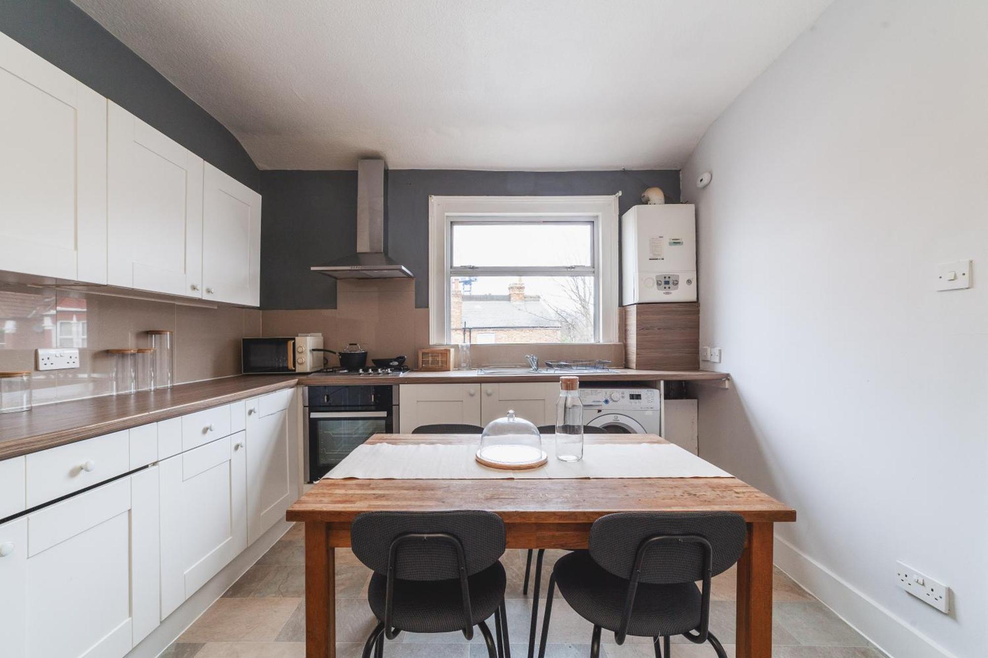 Appartement 4 Bdr - 4 Mins Walk To Station, Private Garden Explore Christmas *