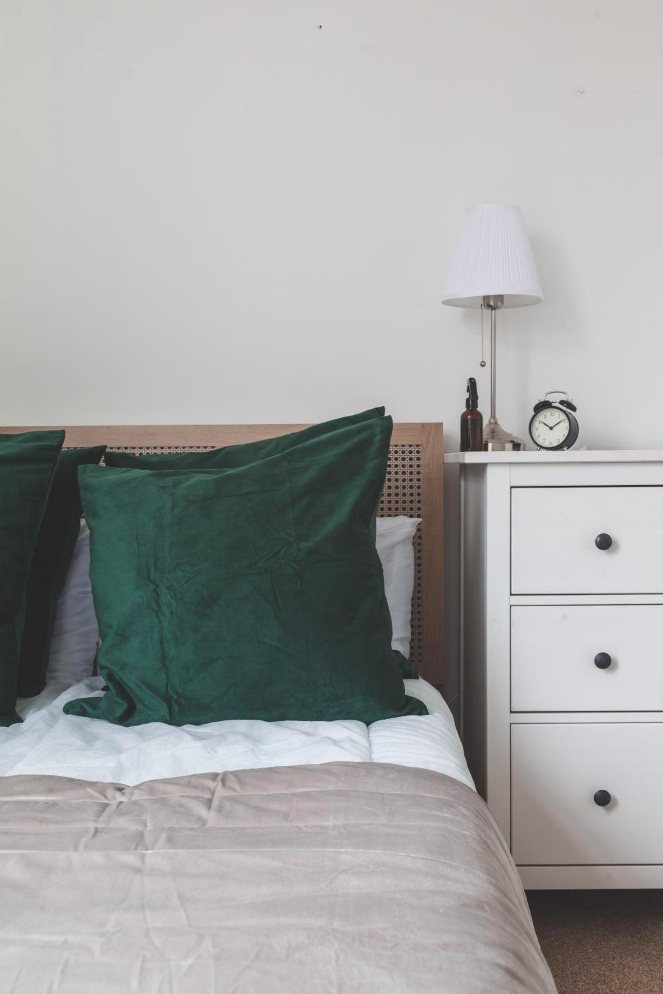 4 Bdr - 4 Mins Walk To Station, Private Garden Explore Christmas Appartement *
