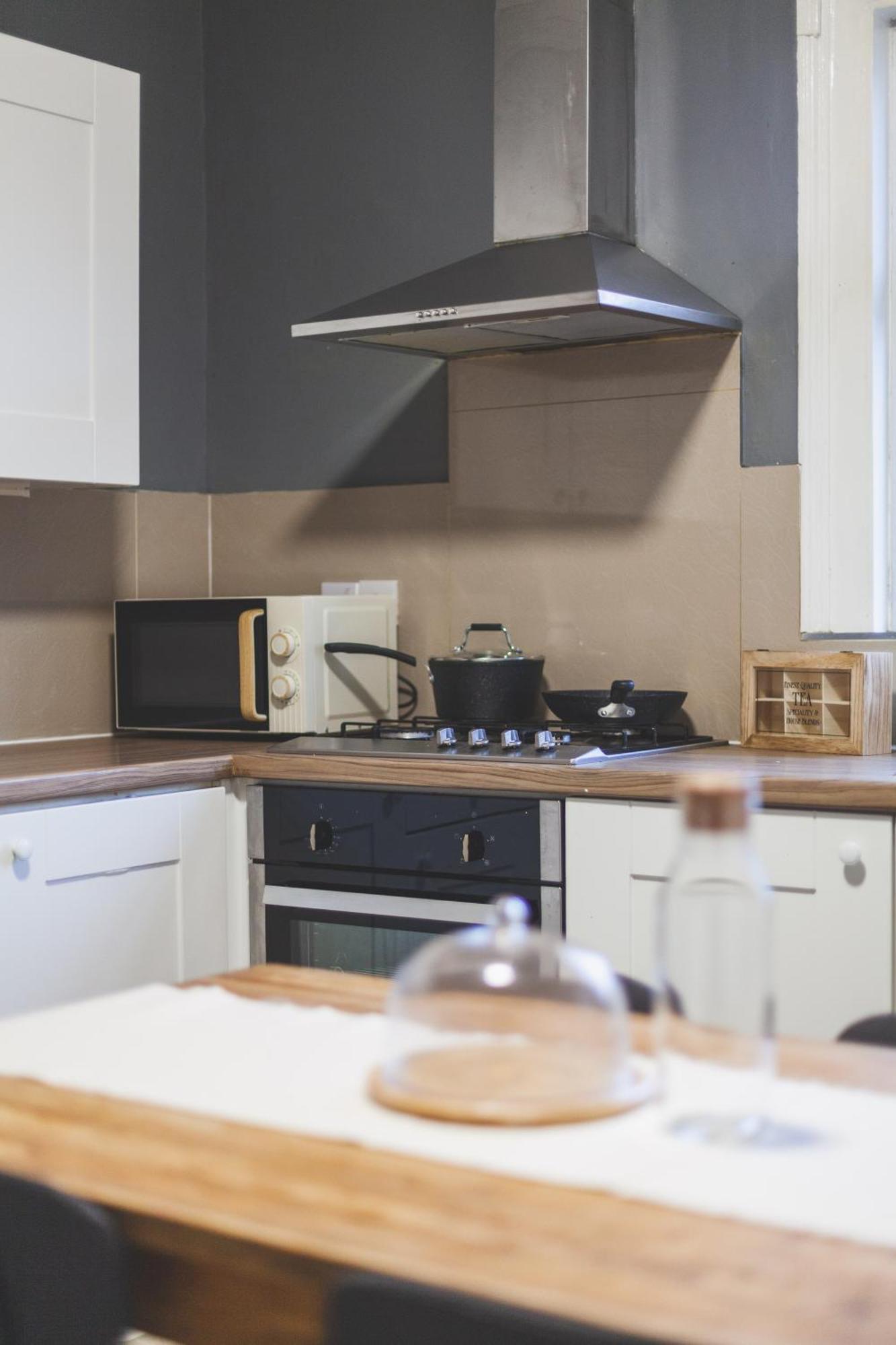 Appartement 4 Bdr - 4 Mins Walk To Station, Private Garden Explore Christmas Londres