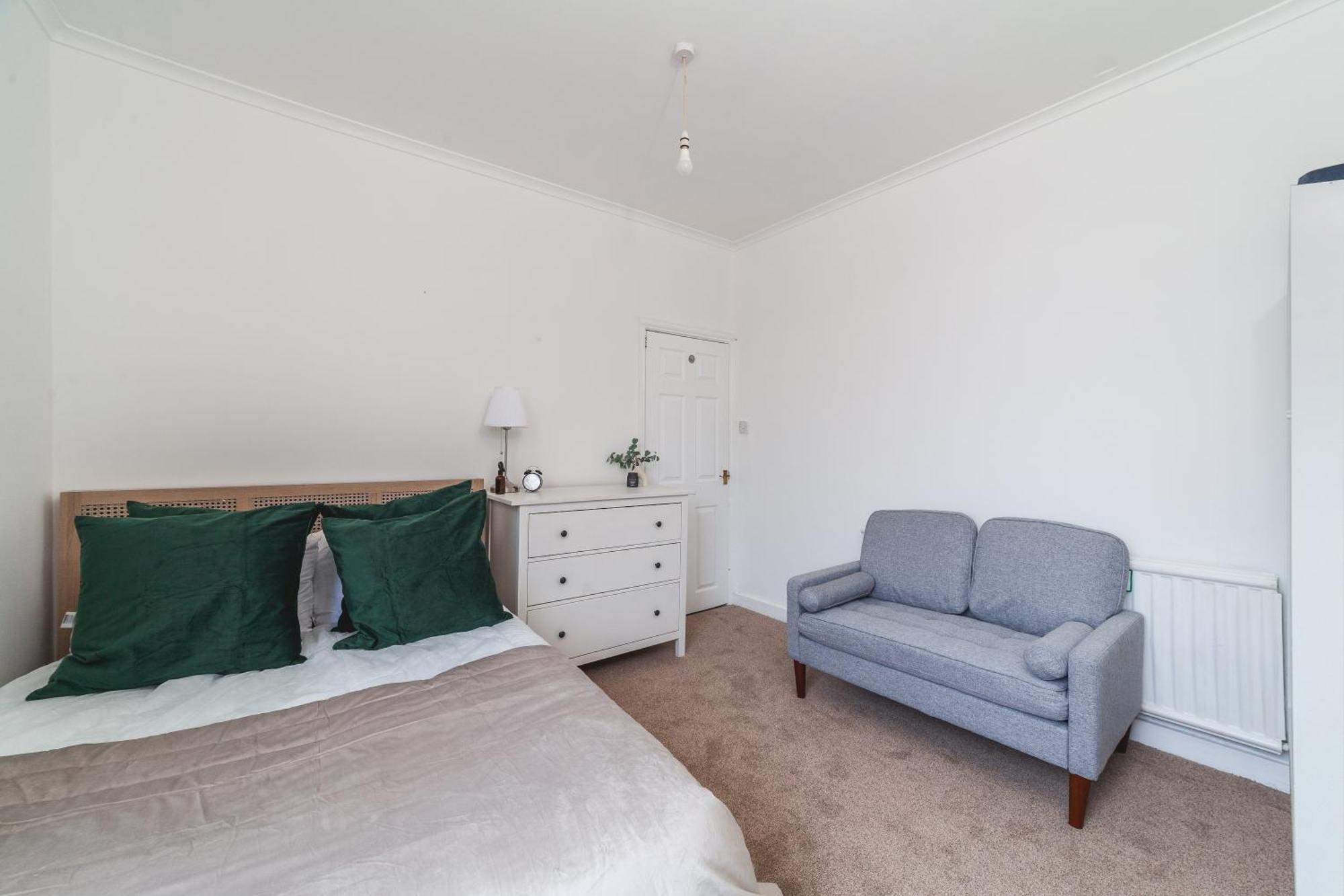 Appartement 4 Bdr - 4 Mins Walk To Station, Private Garden Explore Christmas Londres